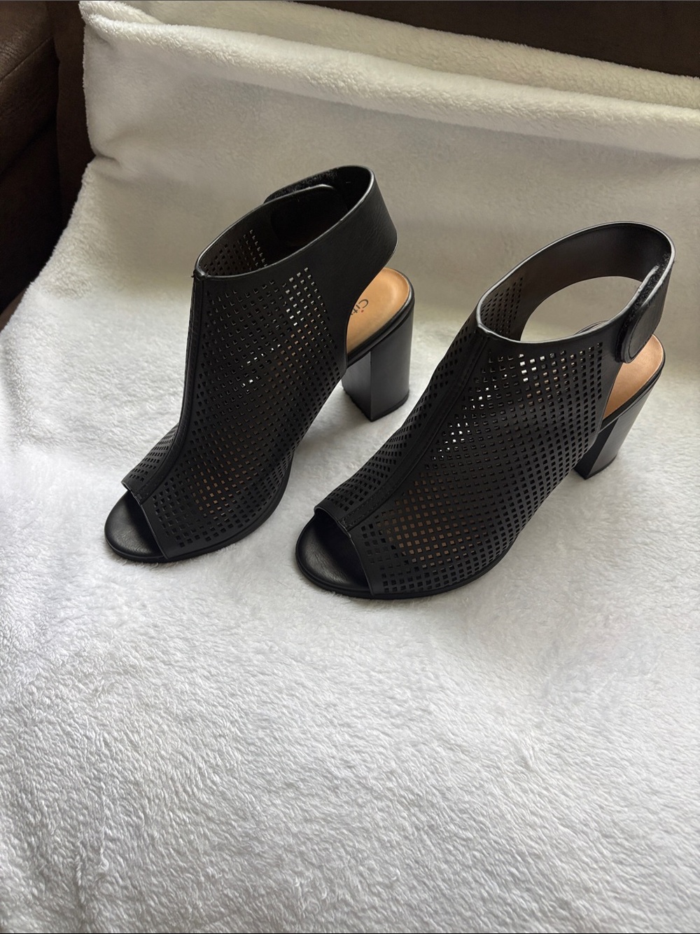 Cityclassified Black Perforated Peep-Toe Block Heel Slingback Sandals (size 7)